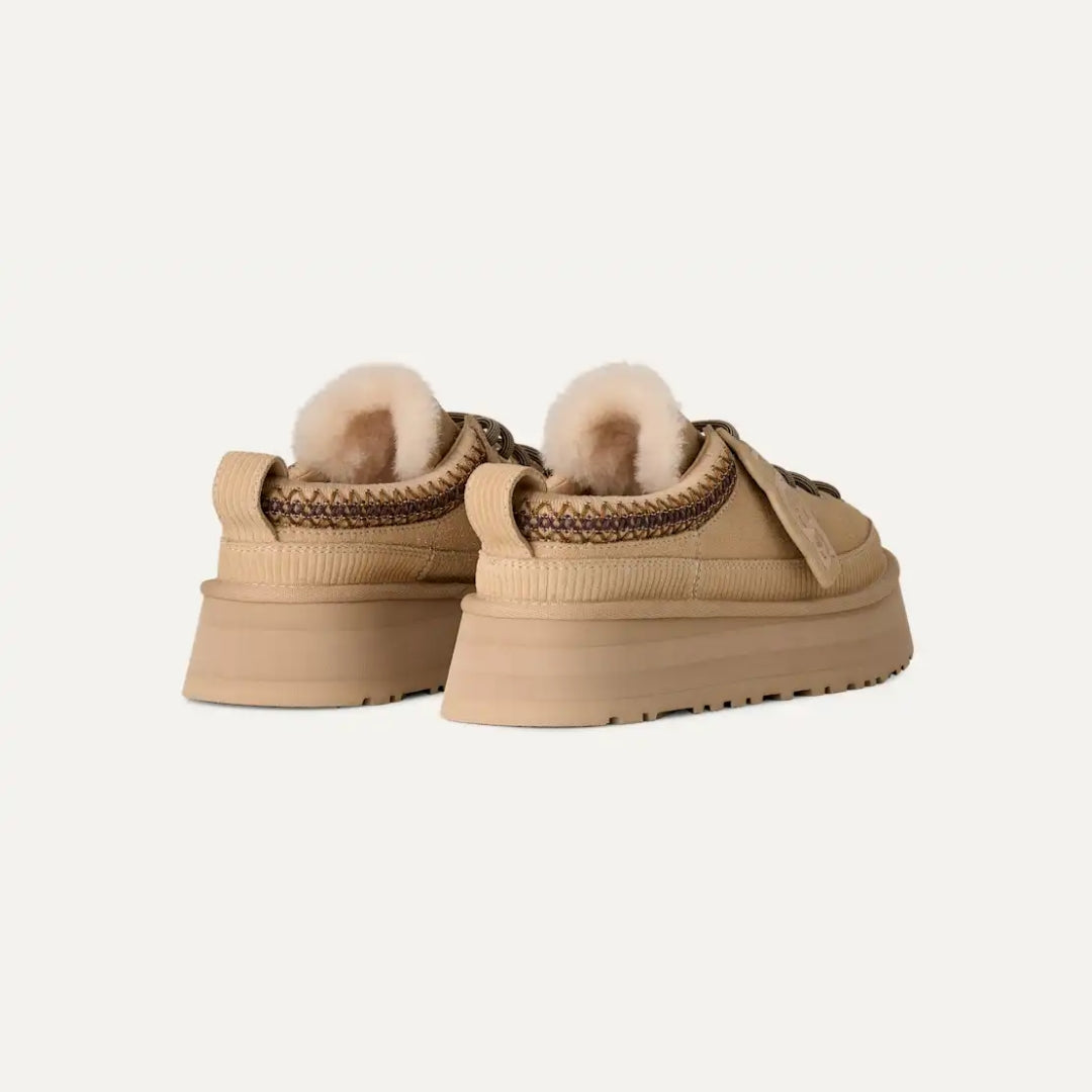 UGG Heritage Lace-Up Slipper SANDCASTLE COLOR